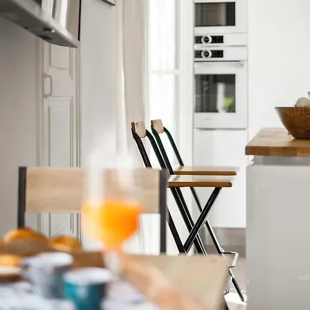 Apartman La Cachette Du Port! -avec Parking Au Port De Nizza